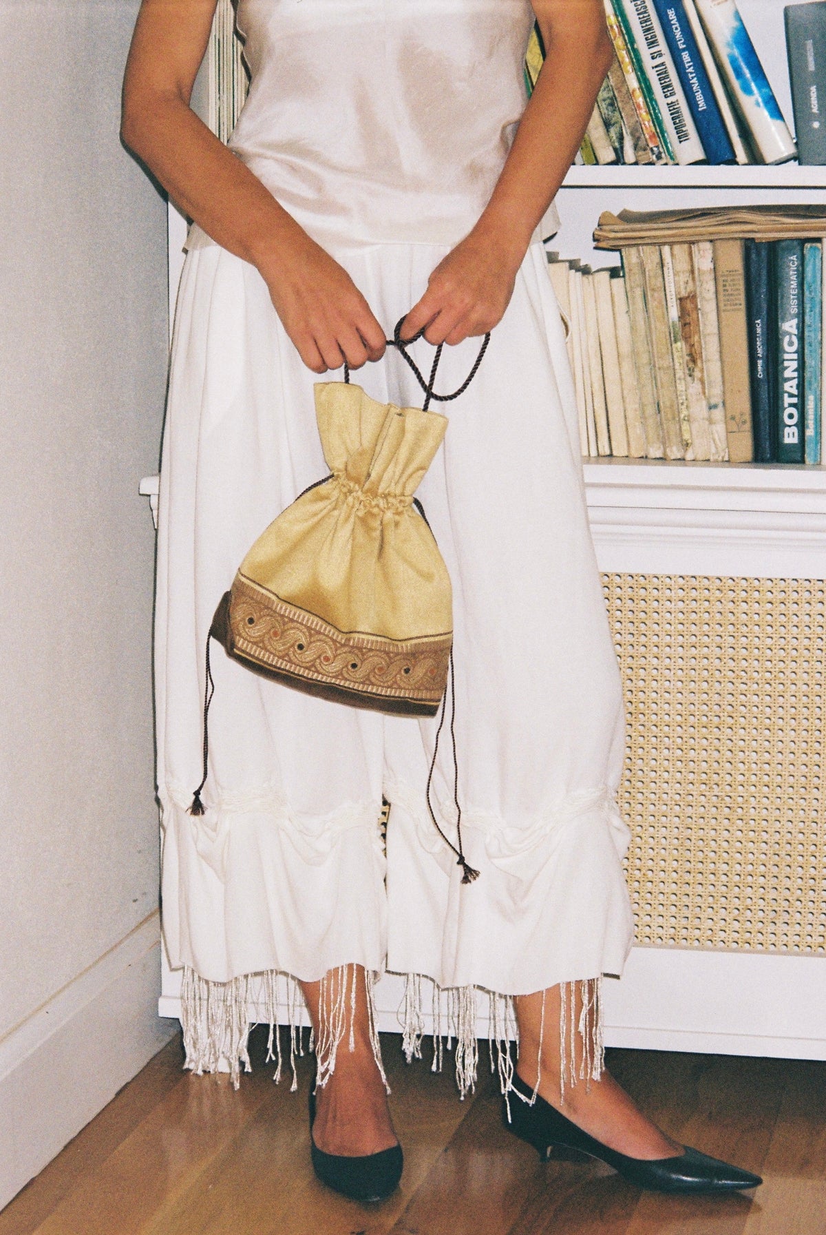 VOLUTA POUCH